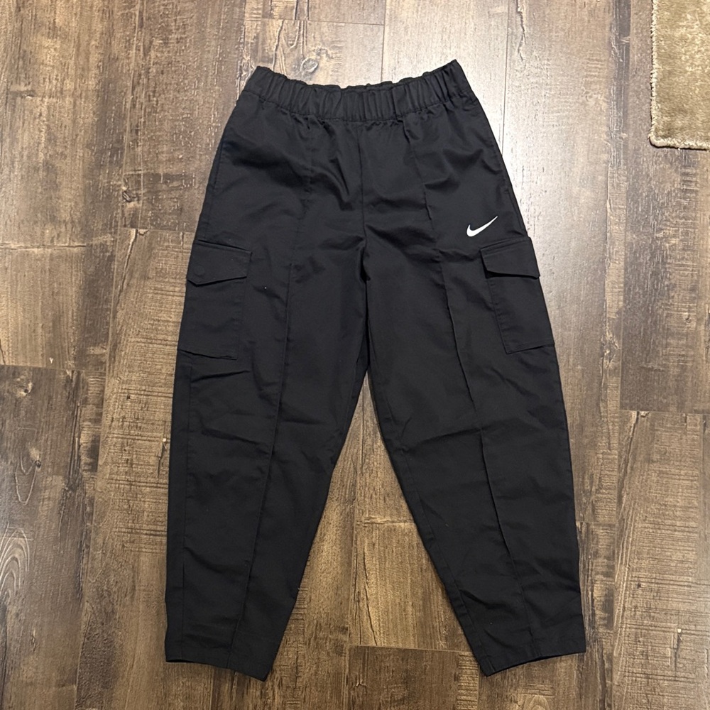 Nike Women’s Woven Cargo Trouser